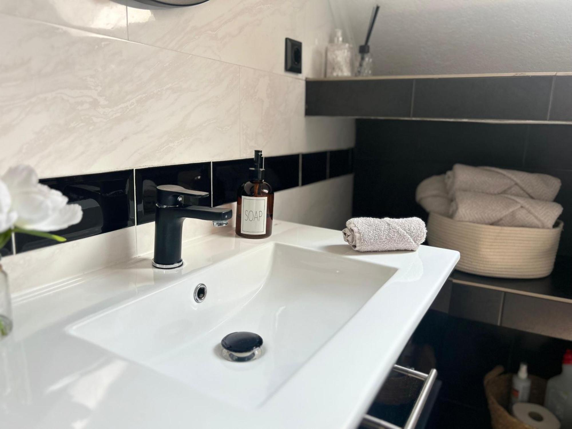 Privat Cozy Room In Mudau Exteriör bild